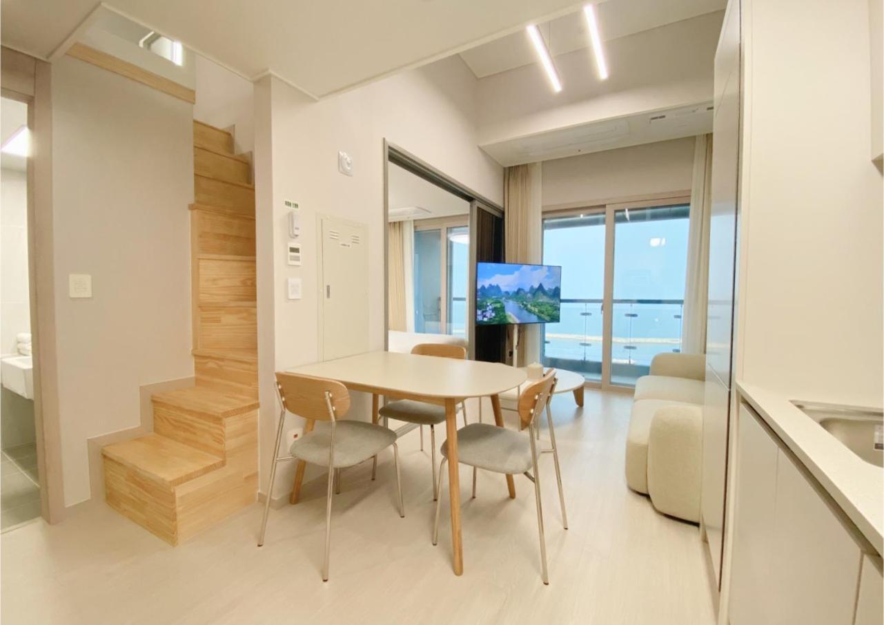 Aparthotel Uh Flat The Sokcho Esterno foto